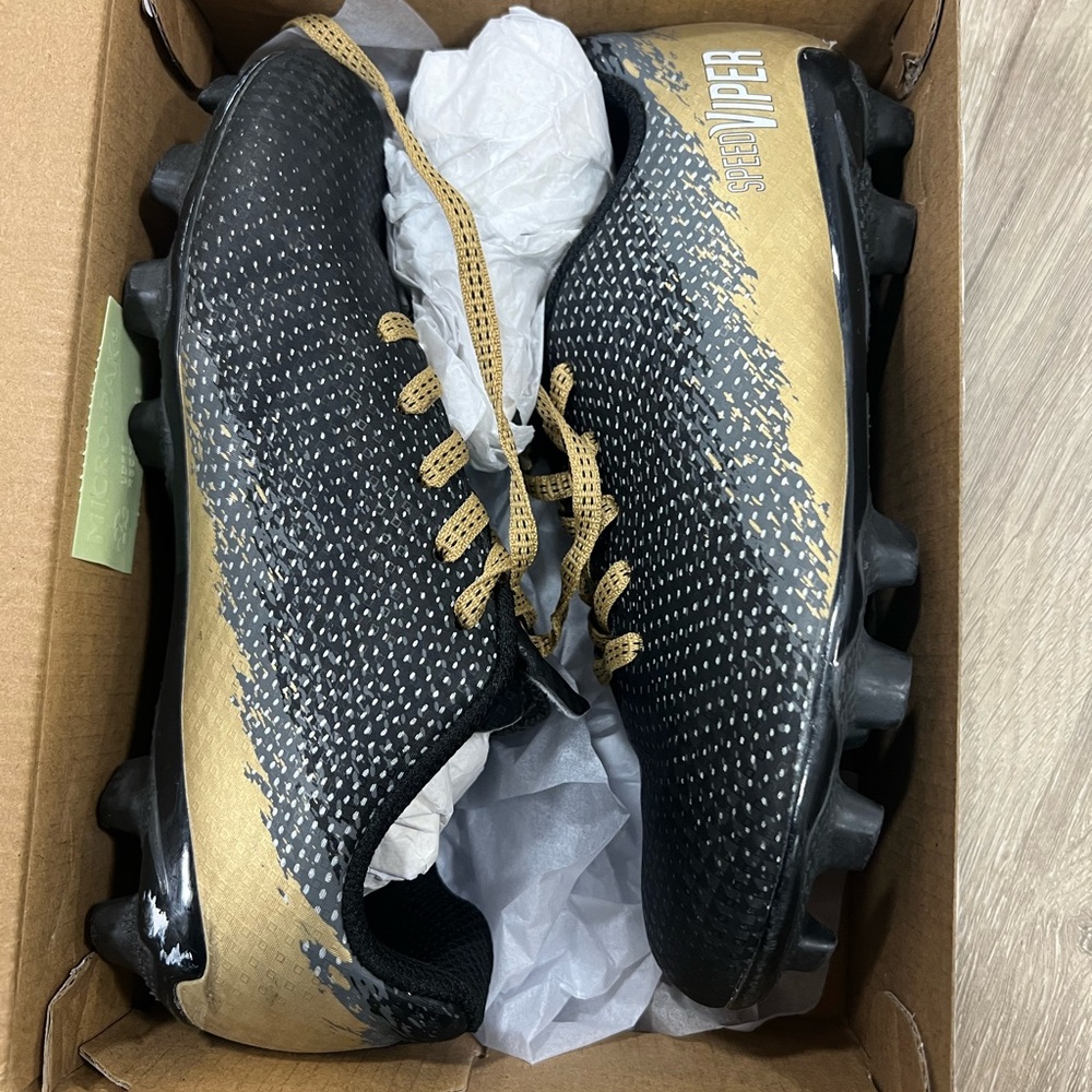 Like new DSG soccer cleats size 13
